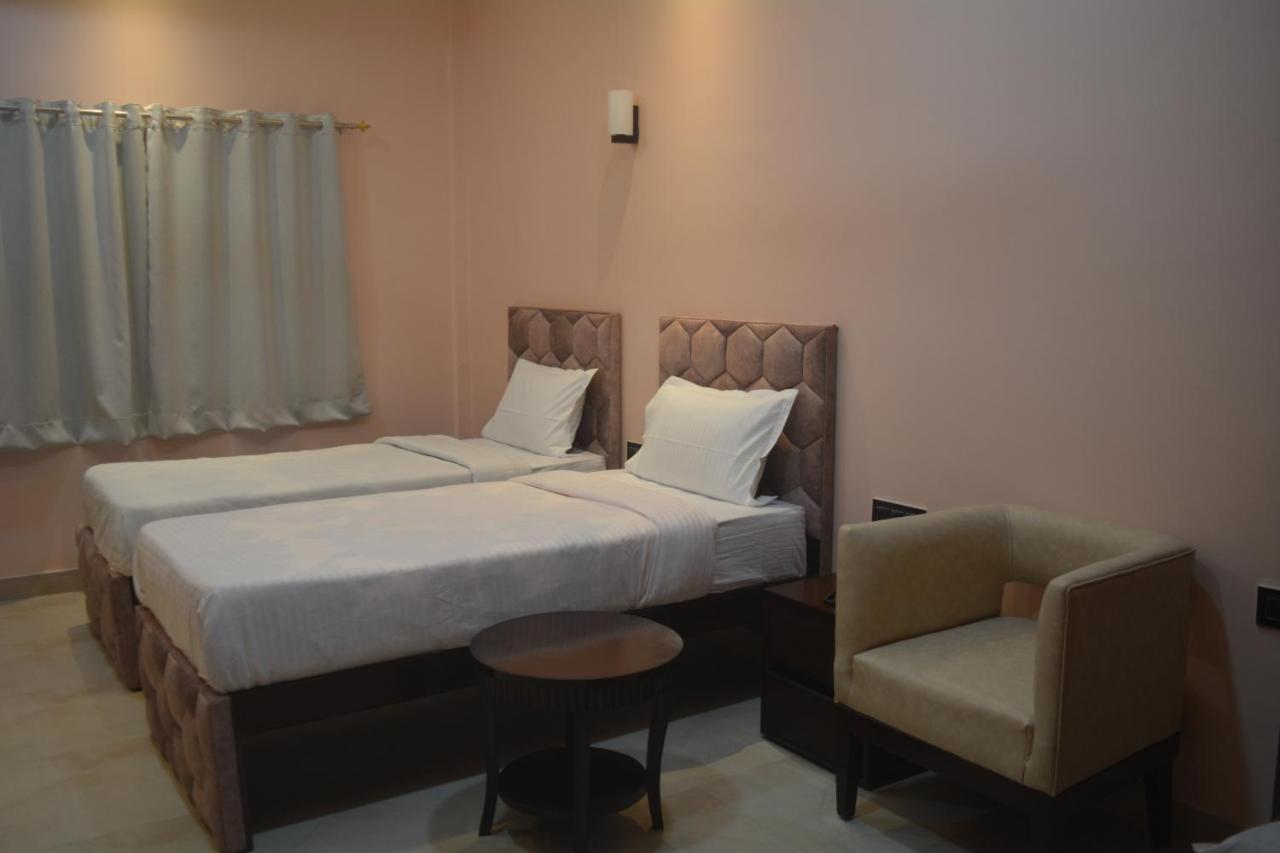 Maharaja Hotel & Banquet Darbhanga Exteriör bild