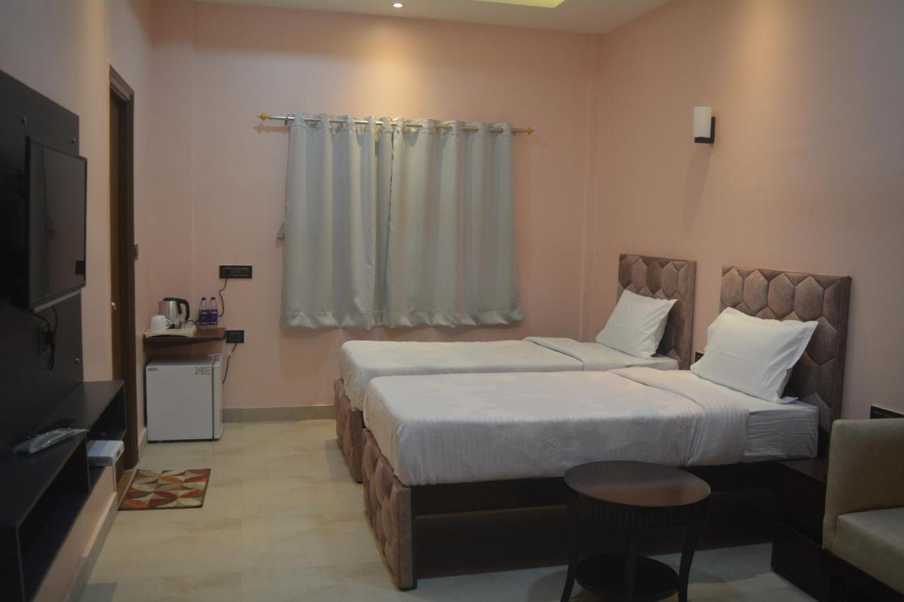 Maharaja Hotel & Banquet Darbhanga Exteriör bild