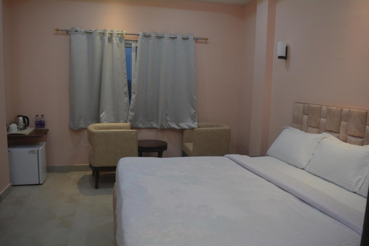 Maharaja Hotel & Banquet Darbhanga Exteriör bild