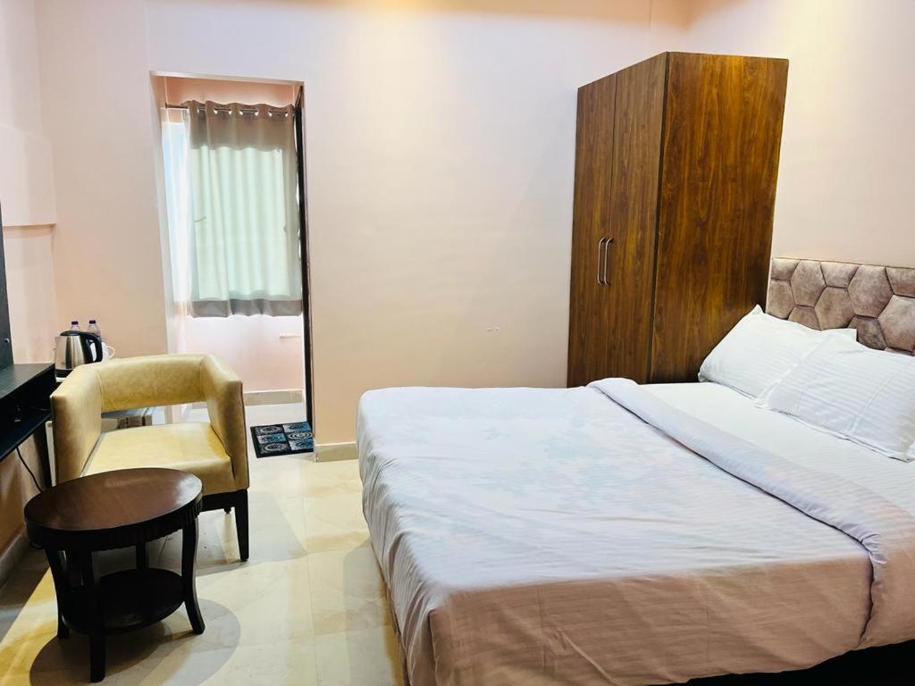 Maharaja Hotel & Banquet Darbhanga Exteriör bild
